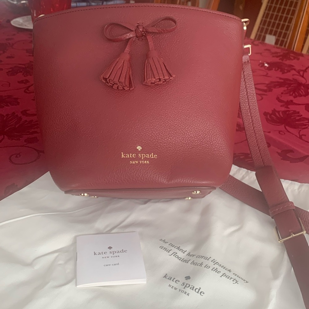NWOT Kate Spade burgundy genuine leather bucket/crossbody bag - Picture 2 of 10